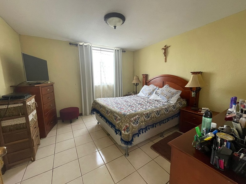 Venta de Casa o Casas, Terrenos, Propiedades, Apartamentos, Inmuebles en Guatemala, zona 11, zona 7, zona 2, zona 18, zona 16, Mixco, Carretera Al Salvador, Fraijanes, Santa Catarina Pinula, Antigua Guatemala, Villa Nueva, Villa Canales, San Miguel Petapa - Venta o Alquiler de Casas En Guatemala