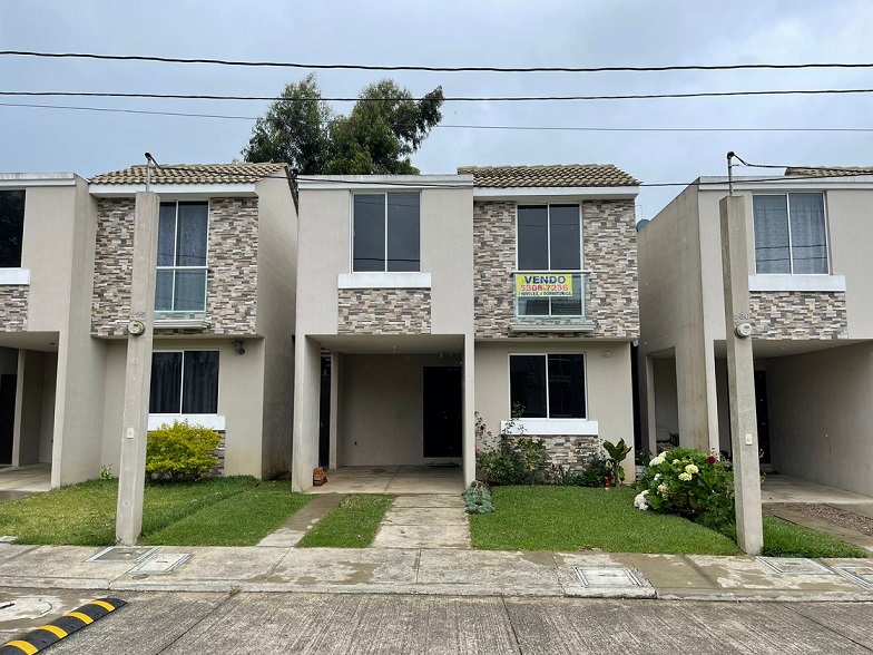 Venta de Casa o Casas, Terrenos, Propiedades, Apartamentos, Inmuebles en Guatemala, zona 11, zona 7, zona 2, zona 18, zona 16, Mixco, Carretera Al Salvador, Fraijanes, Santa Catarina Pinula, Antigua Guatemala, Villa Nueva, Villa Canales, San Miguel Petapa - Venta o Alquiler de Casas En Guatemala