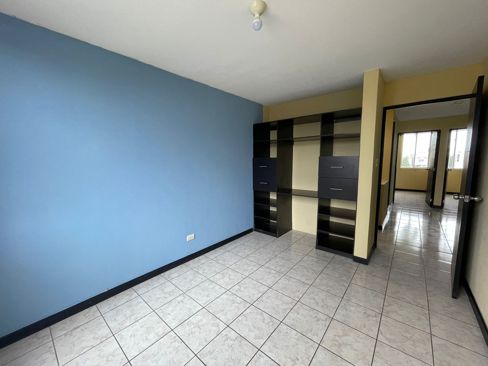 Venta de Casa o Casas, Terrenos, Propiedades, Apartamentos, Inmuebles en Guatemala, zona 11, zona 7, zona 2, zona 18, zona 16, Mixco, Carretera Al Salvador, Fraijanes, Santa Catarina Pinula, Antigua Guatemala, Villa Nueva, Villa Canales, San Miguel Petapa - Venta o Alquiler de Casas En Guatemala