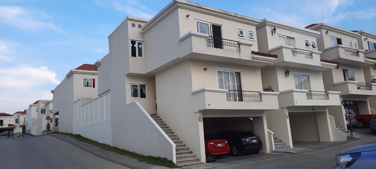 Venta de Casa o Casas, Terrenos, Propiedades, Apartamentos, Inmuebles en Guatemala, zona 11, zona 7, zona 2, zona 18, zona 16, Mixco, Carretera Al Salvador, Fraijanes, Santa Catarina Pinula, Antigua Guatemala, Villa Nueva, Villa Canales, San Miguel Petapa - Venta o Alquiler de Casas En Guatemala