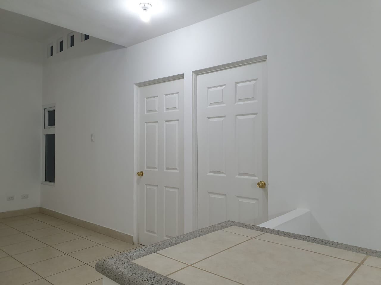 Venta de Casa o Casas, Terrenos, Propiedades, Apartamentos, Inmuebles en Guatemala, zona 11, zona 7, zona 2, zona 18, zona 16, Mixco, Carretera Al Salvador, Fraijanes, Santa Catarina Pinula, Antigua Guatemala, Villa Nueva, Villa Canales, San Miguel Petapa - Venta o Alquiler de Casas En Guatemala