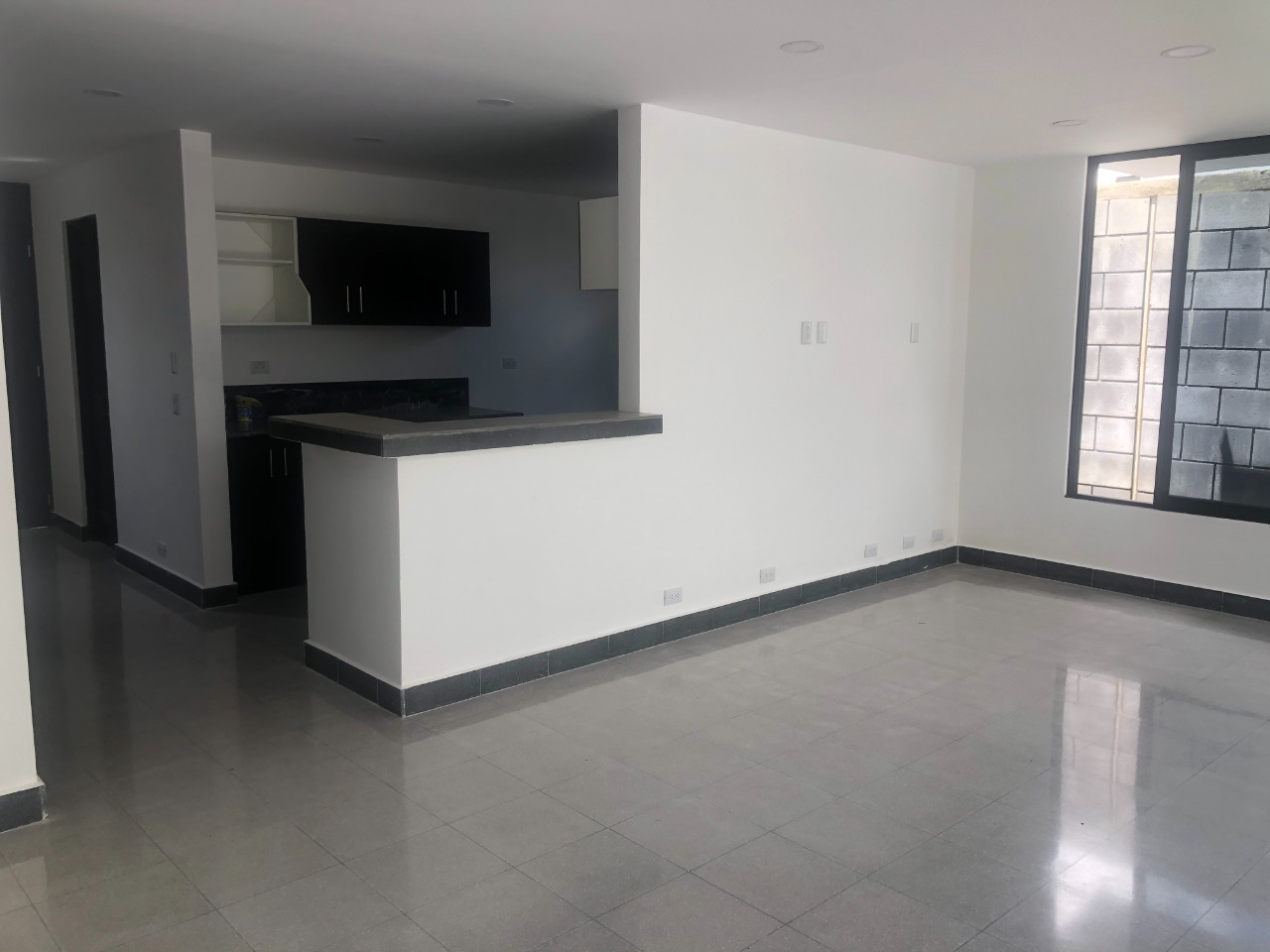 Venta de Casa o Casas, Terrenos, Propiedades, Apartamentos, Inmuebles en Guatemala, zona 11, zona 7, zona 2, zona 18, zona 16, Mixco, Carretera Al Salvador, Fraijanes, Santa Catarina Pinula, Antigua Guatemala, Villa Nueva, Villa Canales, San Miguel Petapa - Venta o Alquiler de Casas En Guatemala