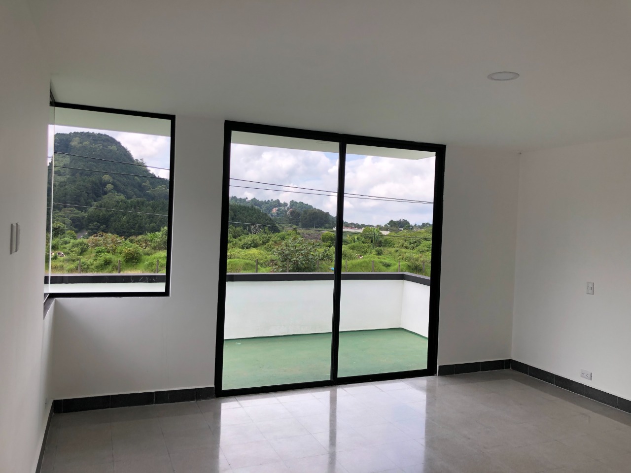 Venta de Casa o Casas, Terrenos, Propiedades, Apartamentos, Inmuebles en Guatemala, zona 11, zona 7, zona 2, zona 18, zona 16, Mixco, Carretera Al Salvador, Fraijanes, Santa Catarina Pinula, Antigua Guatemala, Villa Nueva, Villa Canales, San Miguel Petapa - Venta o Alquiler de Casas En Guatemala