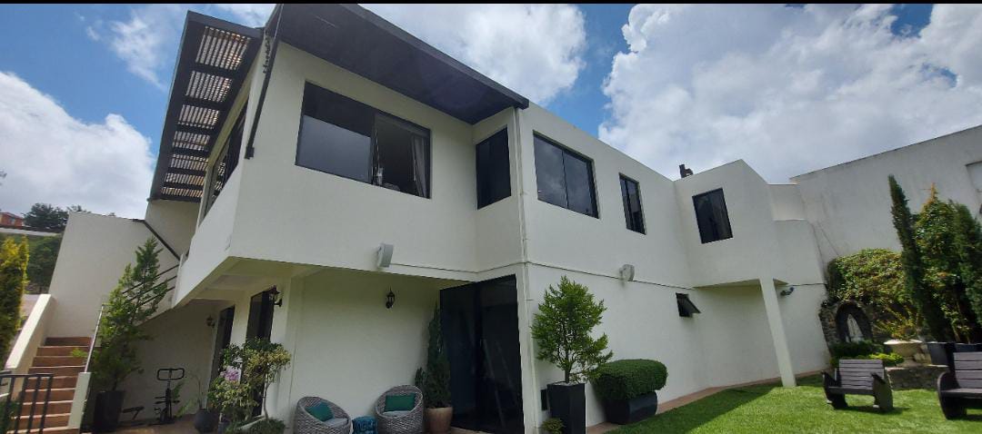 Venta de Casa o Casas, Terrenos, Propiedades, Apartamentos, Inmuebles en Guatemala, zona 11, zona 7, zona 2, zona 18, zona 16, Mixco, Carretera Al Salvador, Fraijanes, Santa Catarina Pinula, Antigua Guatemala, Villa Nueva, Villa Canales, San Miguel Petapa - Venta o Alquiler de Casas En Guatemala