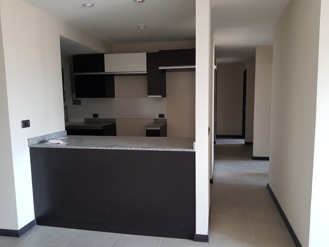 Venta de Casa o Casas, Terrenos, Propiedades, Apartamentos, Inmuebles en Guatemala, zona 11, zona 7, zona 2, zona 18, zona 16, Mixco, Carretera Al Salvador, Fraijanes, Santa Catarina Pinula, Antigua Guatemala, Villa Nueva, Villa Canales, San Miguel Petapa - Venta o Alquiler de Casas En Guatemala