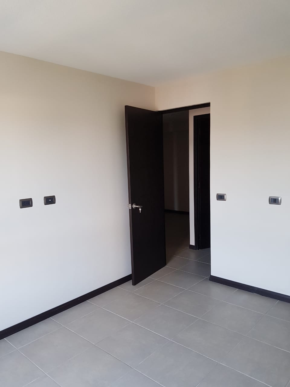 Venta de Casa o Casas, Terrenos, Propiedades, Apartamentos, Inmuebles en Guatemala, zona 11, zona 7, zona 2, zona 18, zona 16, Mixco, Carretera Al Salvador, Fraijanes, Santa Catarina Pinula, Antigua Guatemala, Villa Nueva, Villa Canales, San Miguel Petapa - Venta o Alquiler de Casas En Guatemala