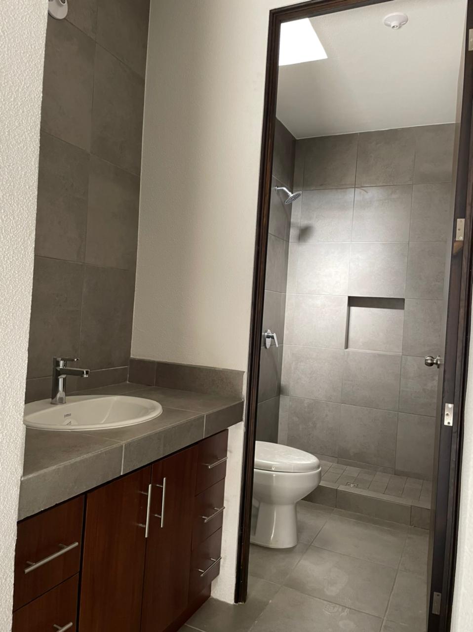 Venta de Casa o Casas, Terrenos, Propiedades, Apartamentos, Inmuebles en Guatemala, zona 11, zona 7, zona 2, zona 18, zona 16, Mixco, Carretera Al Salvador, Fraijanes, Santa Catarina Pinula, Antigua Guatemala, Villa Nueva, Villa Canales, San Miguel Petapa - Venta o Alquiler de Casas En Guatemala