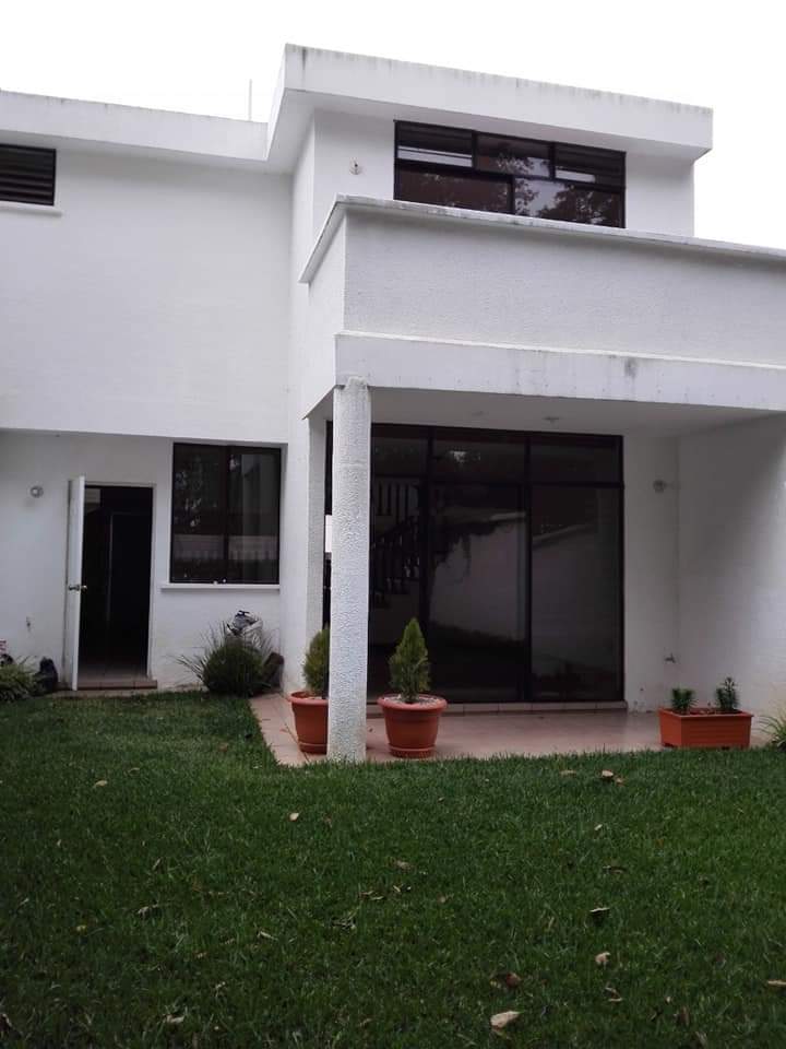 Venta de Casa o Casas, Terrenos, Propiedades, Apartamentos, Inmuebles en Guatemala, zona 11, zona 7, zona 2, zona 18, zona 16, Mixco, Carretera Al Salvador, Fraijanes, Santa Catarina Pinula, Antigua Guatemala, Villa Nueva, Villa Canales, San Miguel Petapa - Venta o Alquiler de Casas En Guatemala