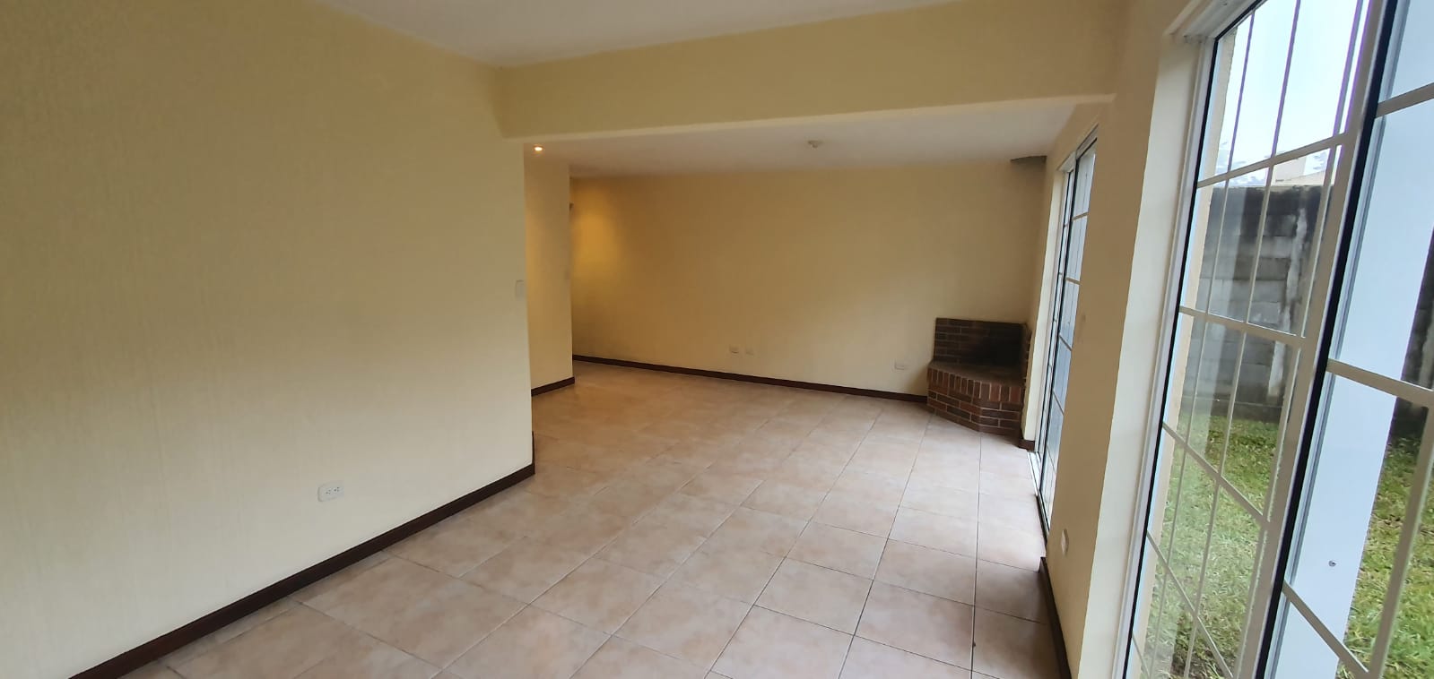 Venta de Casa o Casas, Terrenos, Propiedades, Apartamentos, Inmuebles en Guatemala, zona 11, zona 7, zona 2, zona 18, zona 16, Mixco, Carretera Al Salvador, Fraijanes, Santa Catarina Pinula, Antigua Guatemala, Villa Nueva, Villa Canales, San Miguel Petapa - Venta o Alquiler de Casas En Guatemala