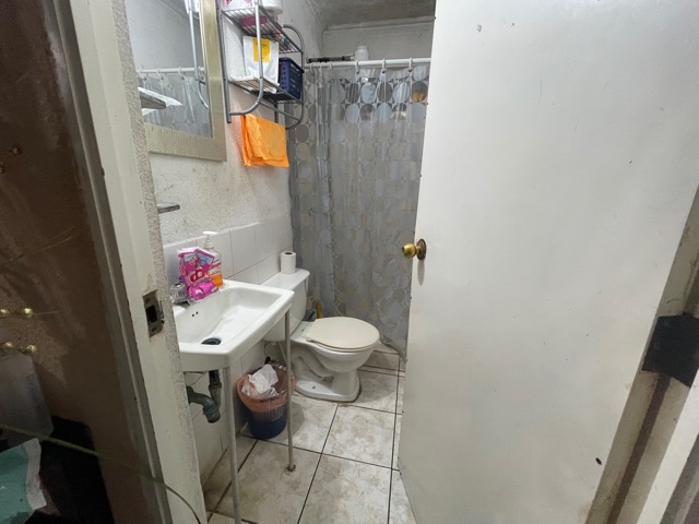 Venta de Casa o Casas, Terrenos, Propiedades, Apartamentos, Inmuebles en Guatemala, zona 11, zona 7, zona 2, zona 18, zona 16, Mixco, Carretera Al Salvador, Fraijanes, Santa Catarina Pinula, Antigua Guatemala, Villa Nueva, Villa Canales, San Miguel Petapa - Venta o Alquiler de Casas En Guatemala