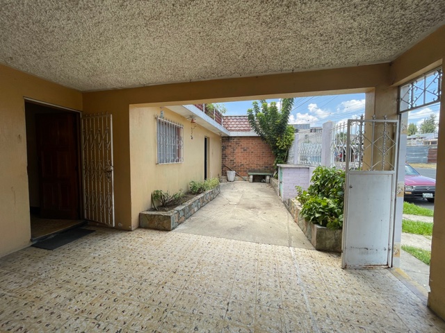 Venta de Casa o Casas, Terrenos, Propiedades, Apartamentos, Inmuebles en Guatemala, zona 11, zona 7, zona 2, zona 18, zona 16, Mixco, Carretera Al Salvador, Fraijanes, Santa Catarina Pinula, Antigua Guatemala, Villa Nueva, Villa Canales, San Miguel Petapa - Venta o Alquiler de Casas En Guatemala