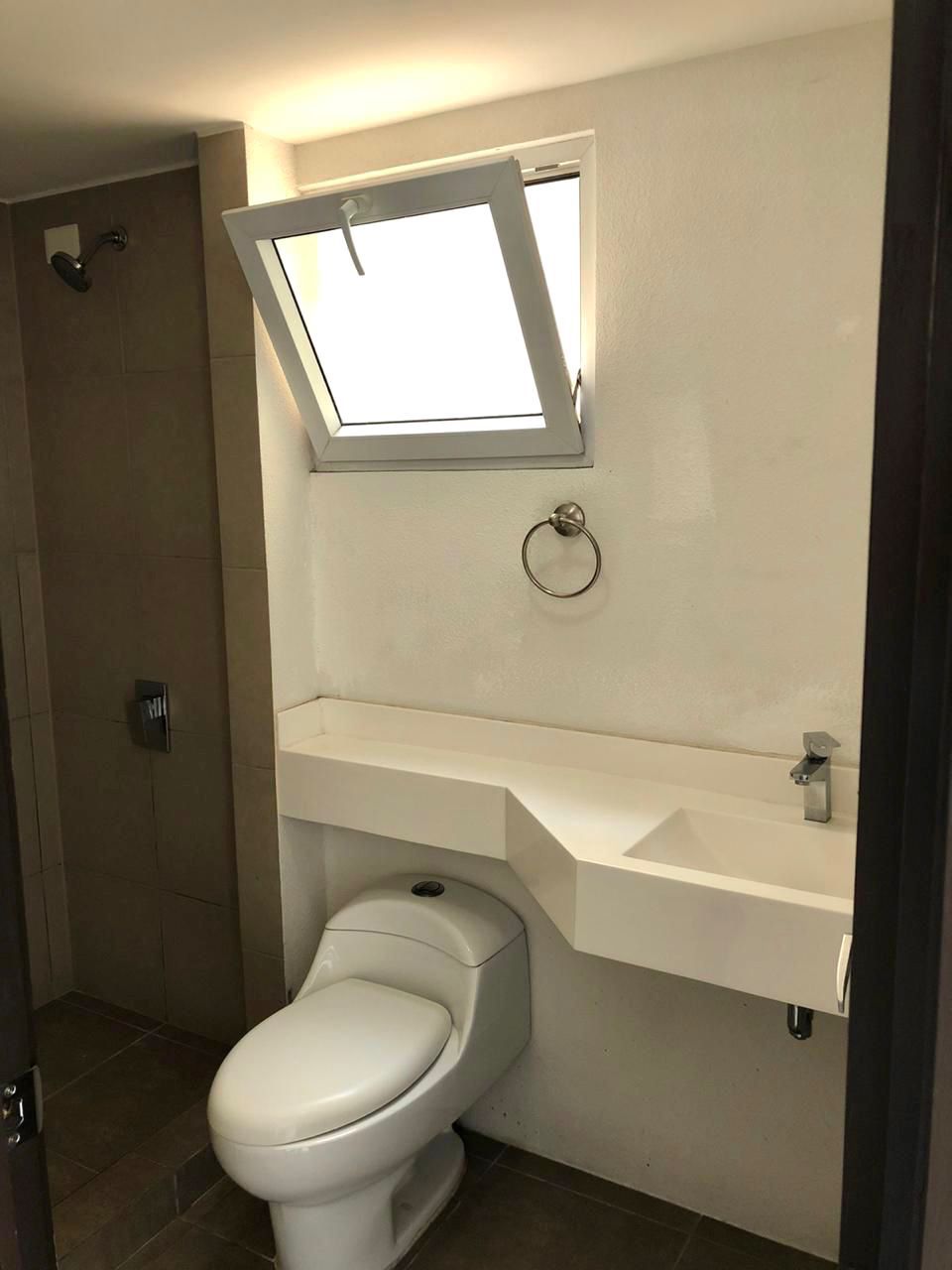 Venta de Casa o Casas, Terrenos, Propiedades, Apartamentos, Inmuebles en Guatemala, zona 11, zona 7, zona 2, zona 18, zona 16, Mixco, Carretera Al Salvador, Fraijanes, Santa Catarina Pinula, Antigua Guatemala, Villa Nueva, Villa Canales, San Miguel Petapa - Venta o Alquiler de Casas En Guatemala