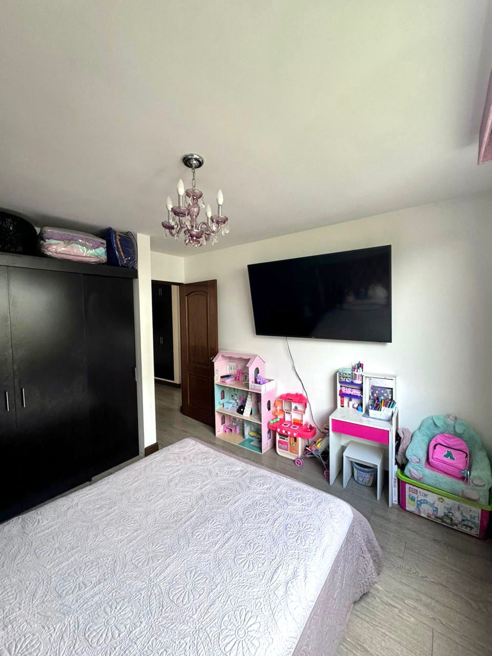 Venta de Casa o Casas, Terrenos, Propiedades, Apartamentos, Inmuebles en Guatemala, zona 11, zona 7, zona 2, zona 18, zona 16, Mixco, Carretera Al Salvador, Fraijanes, Santa Catarina Pinula, Antigua Guatemala, Villa Nueva, Villa Canales, San Miguel Petapa - Venta o Alquiler de Casas En Guatemala