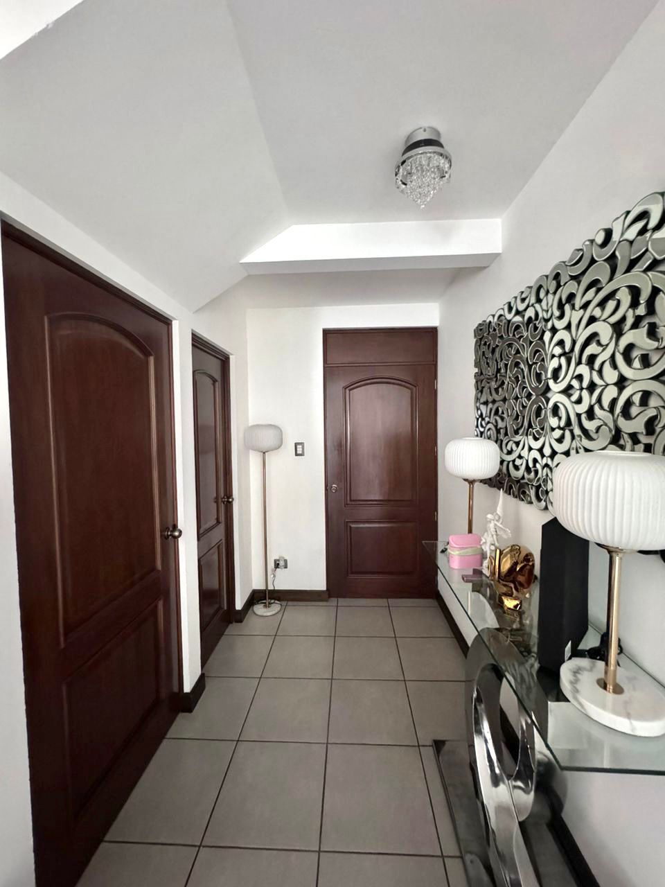 Venta de Casa o Casas, Terrenos, Propiedades, Apartamentos, Inmuebles en Guatemala, zona 11, zona 7, zona 2, zona 18, zona 16, Mixco, Carretera Al Salvador, Fraijanes, Santa Catarina Pinula, Antigua Guatemala, Villa Nueva, Villa Canales, San Miguel Petapa - Venta o Alquiler de Casas En Guatemala