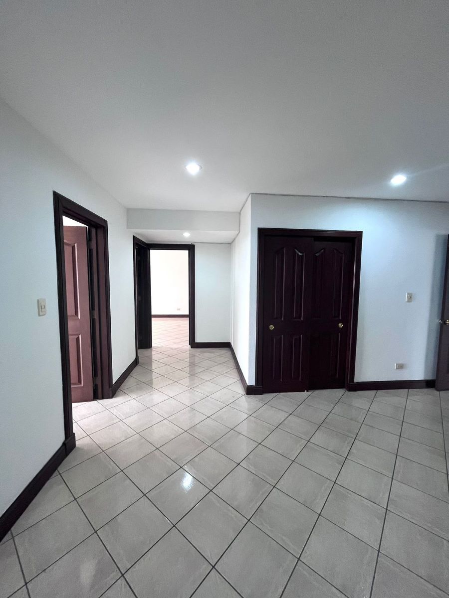 Venta de Casa o Casas, Terrenos, Propiedades, Apartamentos, Inmuebles en Guatemala, zona 11, zona 7, zona 2, zona 18, zona 16, Mixco, Carretera Al Salvador, Fraijanes, Santa Catarina Pinula, Antigua Guatemala, Villa Nueva, Villa Canales, San Miguel Petapa - Venta o Alquiler de Casas En Guatemala