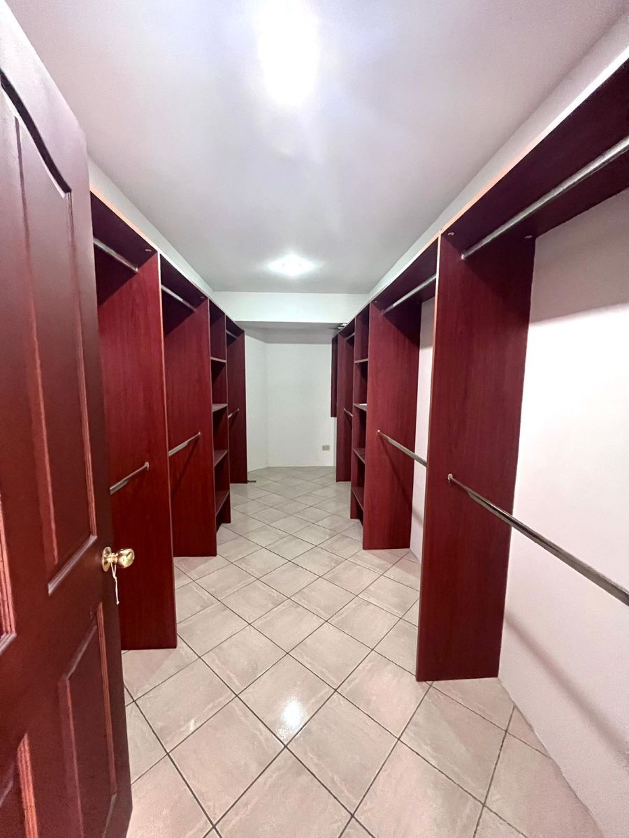 Venta de Casa o Casas, Terrenos, Propiedades, Apartamentos, Inmuebles en Guatemala, zona 11, zona 7, zona 2, zona 18, zona 16, Mixco, Carretera Al Salvador, Fraijanes, Santa Catarina Pinula, Antigua Guatemala, Villa Nueva, Villa Canales, San Miguel Petapa - Venta o Alquiler de Casas En Guatemala