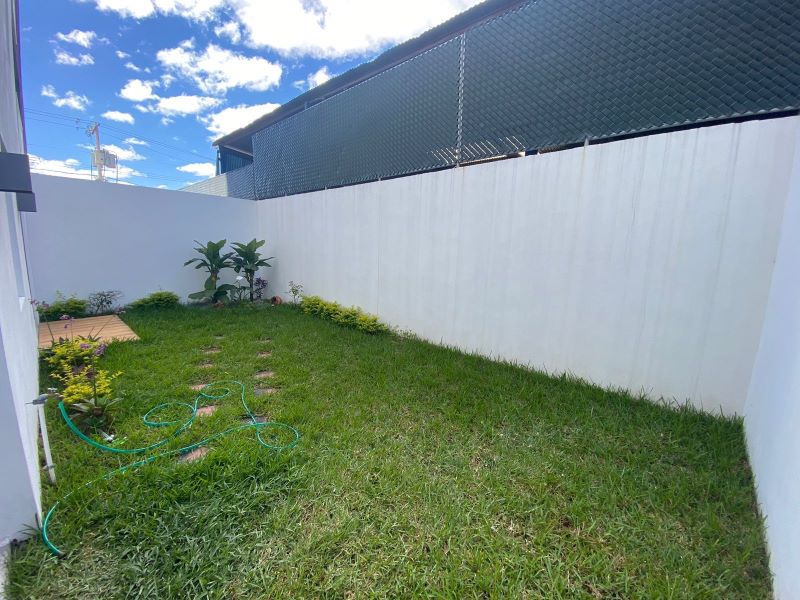 Venta de Casa o Casas, Terrenos, Propiedades, Apartamentos, Inmuebles en Guatemala, zona 11, zona 7, zona 2, zona 18, zona 16, Mixco, Carretera Al Salvador, Fraijanes, Santa Catarina Pinula, Antigua Guatemala, Villa Nueva, Villa Canales, San Miguel Petapa - Venta o Alquiler de Casas En Guatemala