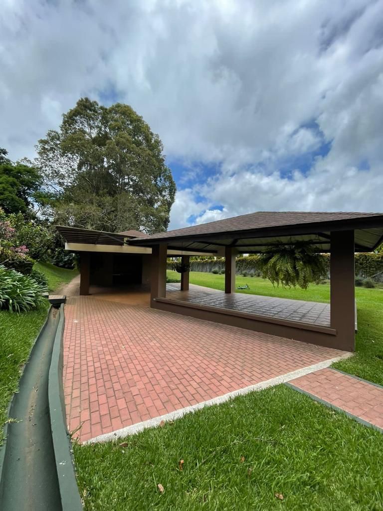 Venta de Casa o Casas, Terrenos, Propiedades, Apartamentos, Inmuebles en Guatemala, zona 11, zona 7, zona 2, zona 18, zona 16, Mixco, Carretera Al Salvador, Fraijanes, Santa Catarina Pinula, Antigua Guatemala, Villa Nueva, Villa Canales, San Miguel Petapa - Venta o Alquiler de Casas En Guatemala