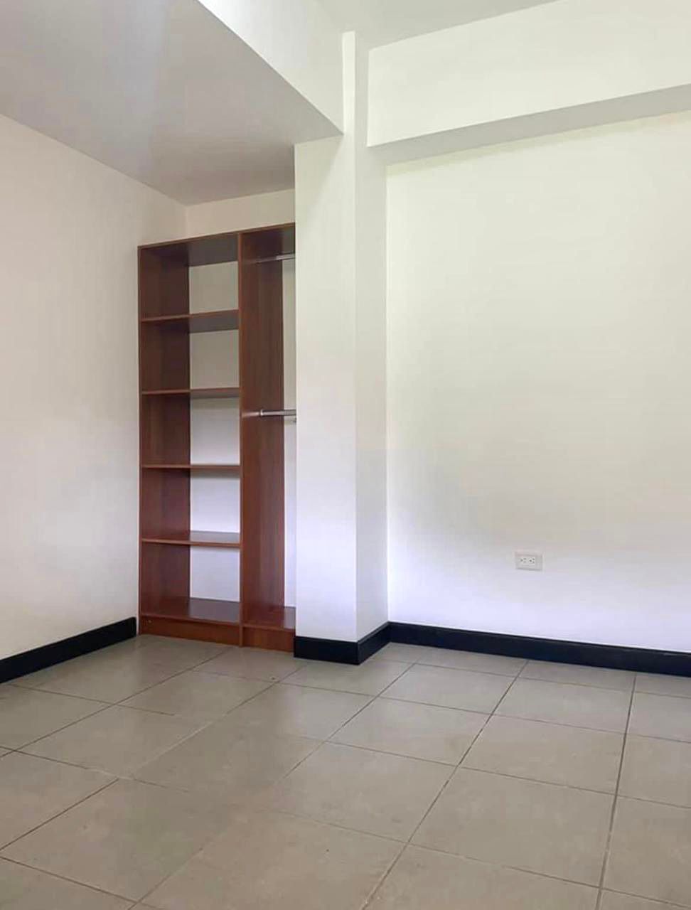 Venta de Casa o Casas, Terrenos, Propiedades, Apartamentos, Inmuebles en Guatemala, zona 11, zona 7, zona 2, zona 18, zona 16, Mixco, Carretera Al Salvador, Fraijanes, Santa Catarina Pinula, Antigua Guatemala, Villa Nueva, Villa Canales, San Miguel Petapa - Venta o Alquiler de Casas En Guatemala