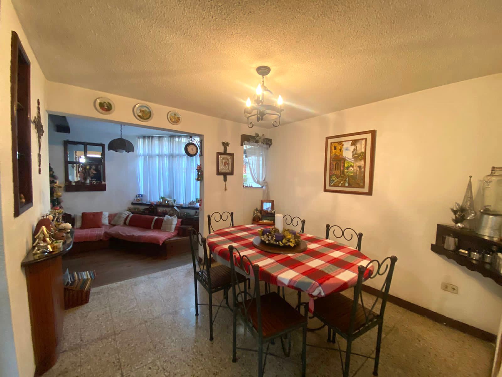 Venta de Casa o Casas, Terrenos, Propiedades, Apartamentos, Inmuebles en Guatemala, zona 11, zona 7, zona 2, zona 18, zona 16, Mixco, Carretera Al Salvador, Fraijanes, Santa Catarina Pinula, Antigua Guatemala, Villa Nueva, Villa Canales, San Miguel Petapa - Venta o Alquiler de Casas En Guatemala