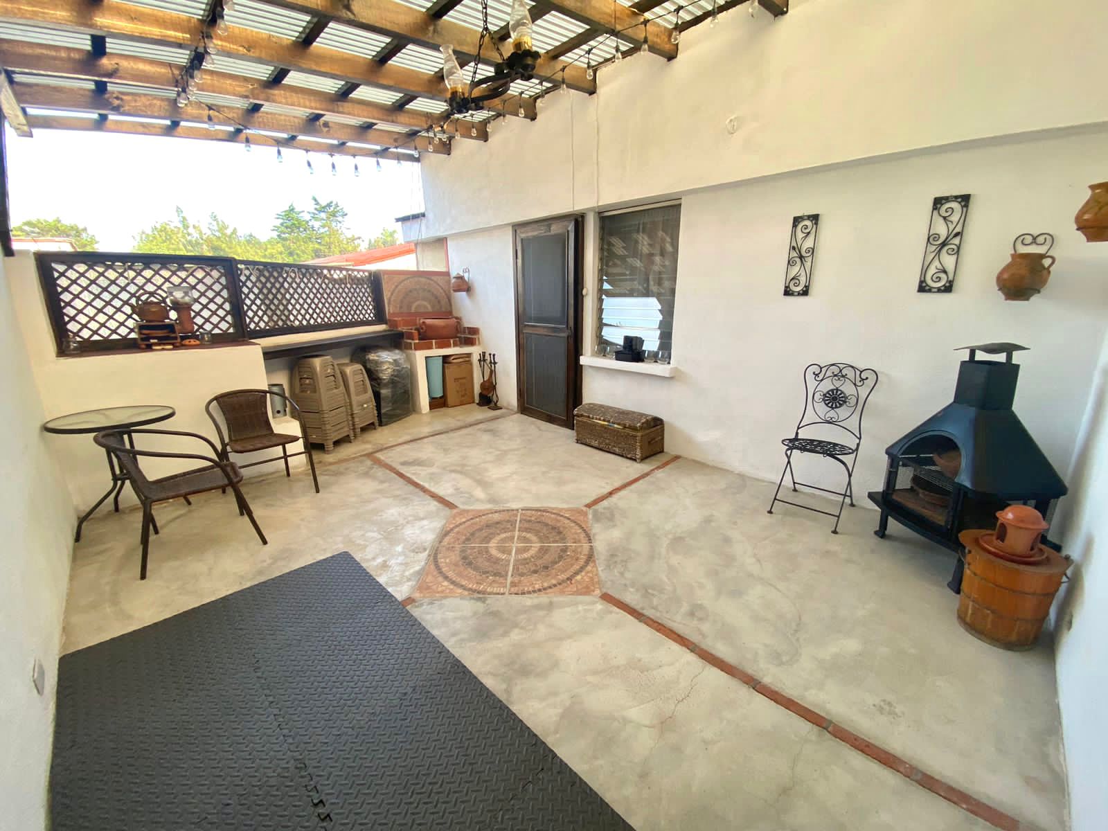 Venta de Casa o Casas, Terrenos, Propiedades, Apartamentos, Inmuebles en Guatemala, zona 11, zona 7, zona 2, zona 18, zona 16, Mixco, Carretera Al Salvador, Fraijanes, Santa Catarina Pinula, Antigua Guatemala, Villa Nueva, Villa Canales, San Miguel Petapa - Venta o Alquiler de Casas En Guatemala