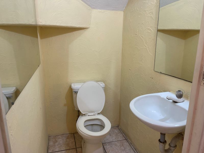 Venta de Casa o Casas, Terrenos, Propiedades, Apartamentos, Inmuebles en Guatemala, zona 11, zona 7, zona 2, zona 18, zona 16, Mixco, Carretera Al Salvador, Fraijanes, Santa Catarina Pinula, Antigua Guatemala, Villa Nueva, Villa Canales, San Miguel Petapa - Venta o Alquiler de Casas En Guatemala