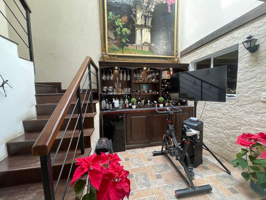 Venta de Casa o Casas, Terrenos, Propiedades, Apartamentos, Inmuebles en Guatemala, zona 11, zona 7, zona 2, zona 18, zona 16, Mixco, Carretera Al Salvador, Fraijanes, Santa Catarina Pinula, Antigua Guatemala, Villa Nueva, Villa Canales, San Miguel Petapa - Venta o Alquiler de Casas En Guatemala