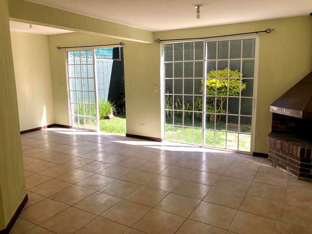 Venta de Casa o Casas, Terrenos, Propiedades, Apartamentos, Inmuebles en Guatemala, zona 11, zona 7, zona 2, zona 18, zona 16, Mixco, Carretera Al Salvador, Fraijanes, Santa Catarina Pinula, Antigua Guatemala, Villa Nueva, Villa Canales, San Miguel Petapa - Venta o Alquiler de Casas En Guatemala