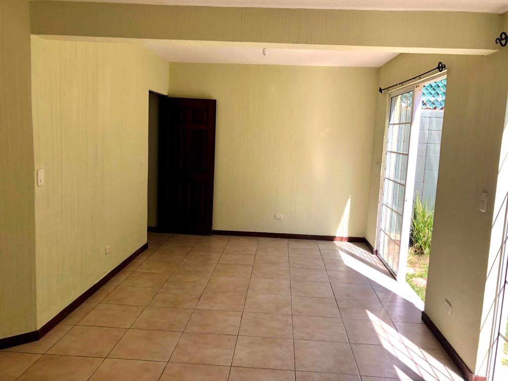 Venta de Casa o Casas, Terrenos, Propiedades, Apartamentos, Inmuebles en Guatemala, zona 11, zona 7, zona 2, zona 18, zona 16, Mixco, Carretera Al Salvador, Fraijanes, Santa Catarina Pinula, Antigua Guatemala, Villa Nueva, Villa Canales, San Miguel Petapa - Venta o Alquiler de Casas En Guatemala