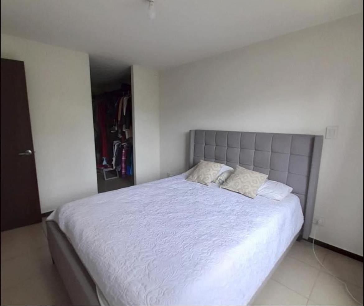 Venta de Casa o Casas, Terrenos, Propiedades, Apartamentos, Inmuebles en Guatemala, zona 11, zona 7, zona 2, zona 18, zona 16, Mixco, Carretera Al Salvador, Fraijanes, Santa Catarina Pinula, Antigua Guatemala, Villa Nueva, Villa Canales, San Miguel Petapa - Venta o Alquiler de Casas En Guatemala