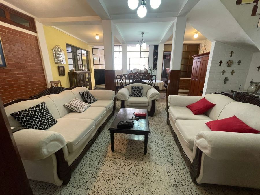 Venta de Casa o Casas, Terrenos, Propiedades, Apartamentos, Inmuebles en Guatemala, zona 11, zona 7, zona 2, zona 18, zona 16, Mixco, Carretera Al Salvador, Fraijanes, Santa Catarina Pinula, Antigua Guatemala, Villa Nueva, Villa Canales, San Miguel Petapa - Venta o Alquiler de Casas En Guatemala