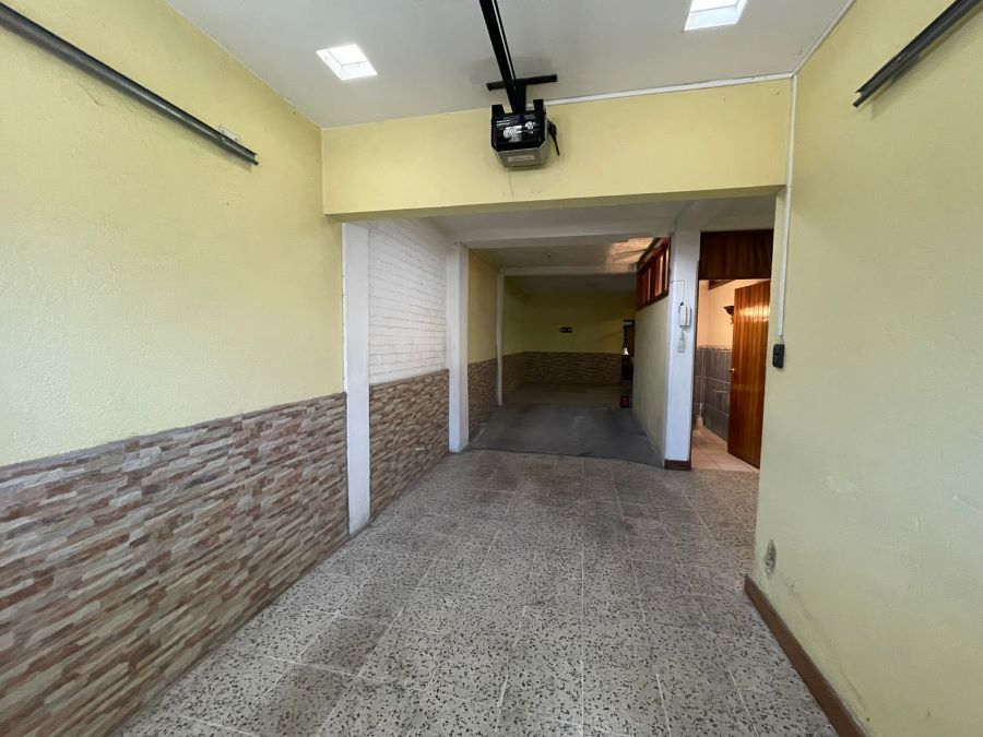 Venta de Casa o Casas, Terrenos, Propiedades, Apartamentos, Inmuebles en Guatemala, zona 11, zona 7, zona 2, zona 18, zona 16, Mixco, Carretera Al Salvador, Fraijanes, Santa Catarina Pinula, Antigua Guatemala, Villa Nueva, Villa Canales, San Miguel Petapa - Venta o Alquiler de Casas En Guatemala