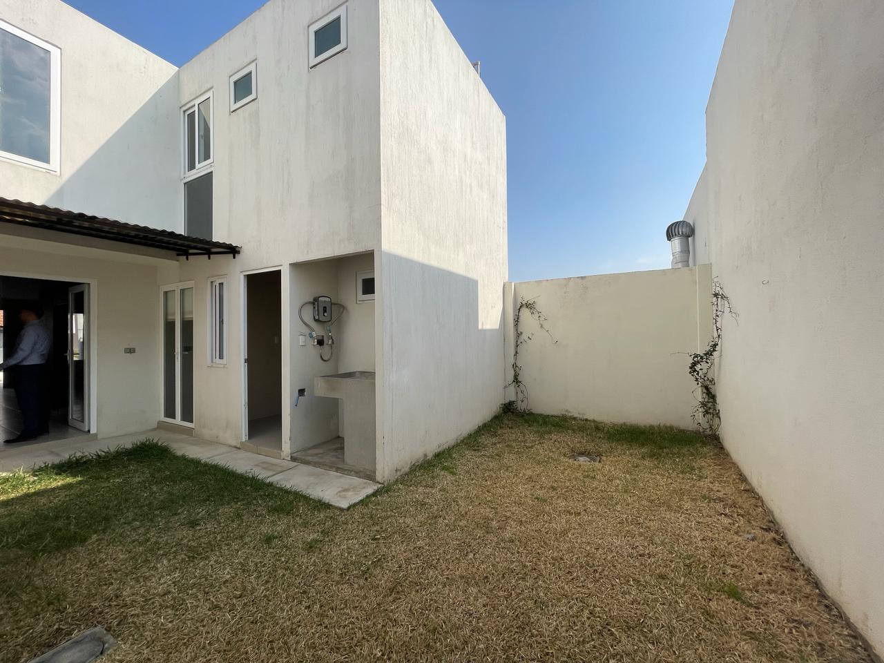 Venta de Casa o Casas, Terrenos, Propiedades, Apartamentos, Inmuebles en Guatemala, zona 11, zona 7, zona 2, zona 18, zona 16, Mixco, Carretera Al Salvador, Fraijanes, Santa Catarina Pinula, Antigua Guatemala, Villa Nueva, Villa Canales, San Miguel Petapa - Venta o Alquiler de Casas En Guatemala