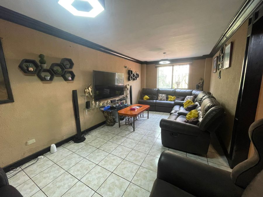 Venta de Casa o Casas, Terrenos, Propiedades, Apartamentos, Inmuebles en Guatemala, zona 11, zona 7, zona 2, zona 18, zona 16, Mixco, Carretera Al Salvador, Fraijanes, Santa Catarina Pinula, Antigua Guatemala, Villa Nueva, Villa Canales, San Miguel Petapa - Venta o Alquiler de Casas En Guatemala