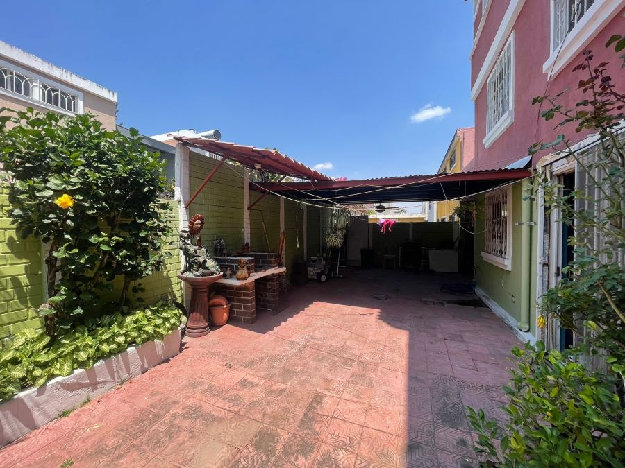 Venta de Casa o Casas, Terrenos, Propiedades, Apartamentos, Inmuebles en Guatemala, zona 11, zona 7, zona 2, zona 18, zona 16, Mixco, Carretera Al Salvador, Fraijanes, Santa Catarina Pinula, Antigua Guatemala, Villa Nueva, Villa Canales, San Miguel Petapa - Venta o Alquiler de Casas En Guatemala