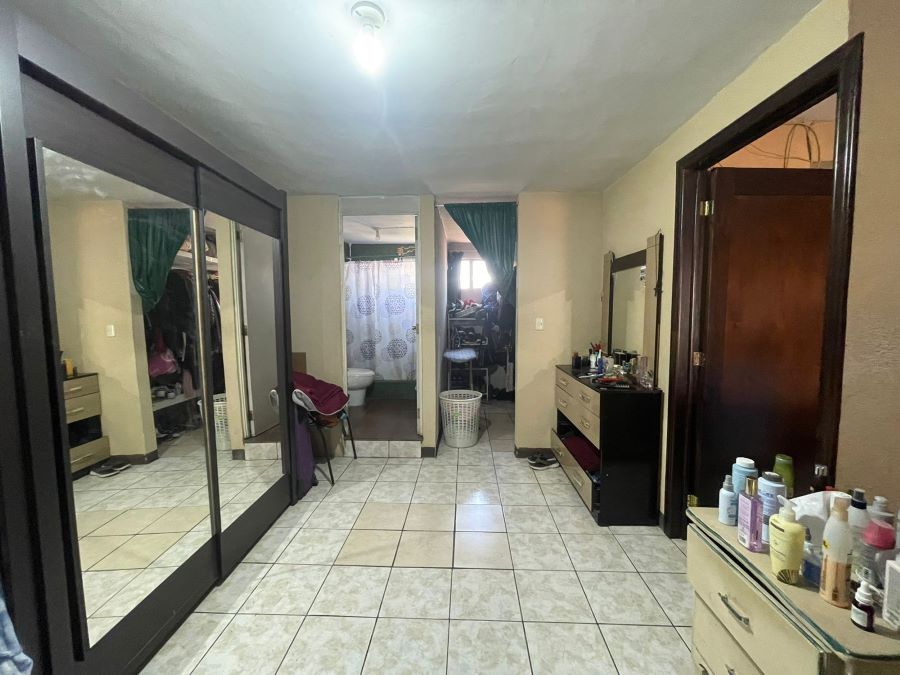 Venta de Casa o Casas, Terrenos, Propiedades, Apartamentos, Inmuebles en Guatemala, zona 11, zona 7, zona 2, zona 18, zona 16, Mixco, Carretera Al Salvador, Fraijanes, Santa Catarina Pinula, Antigua Guatemala, Villa Nueva, Villa Canales, San Miguel Petapa - Venta o Alquiler de Casas En Guatemala