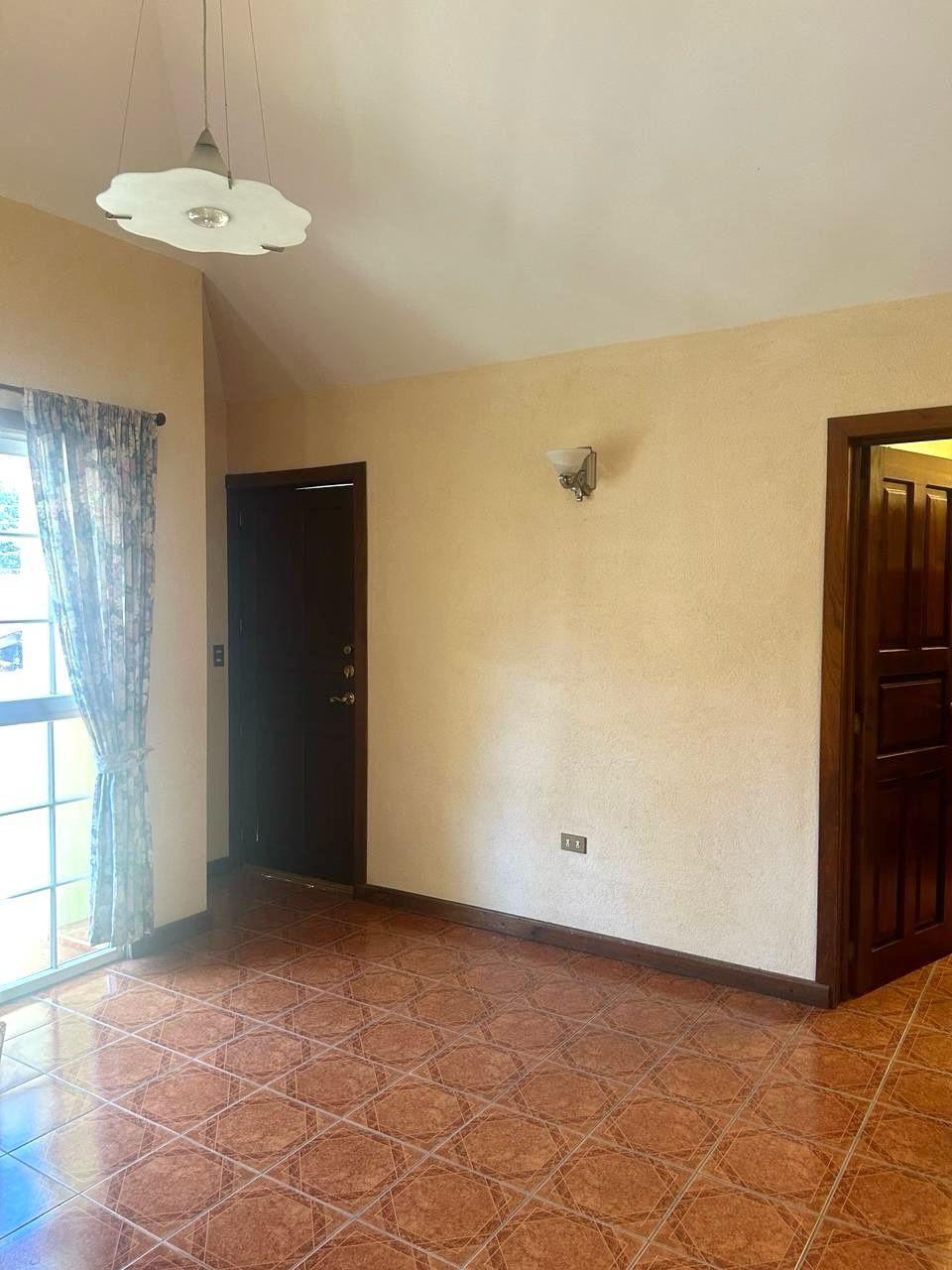 Venta de Casa o Casas, Terrenos, Propiedades, Apartamentos, Inmuebles en Guatemala, zona 11, zona 7, zona 2, zona 18, zona 16, Mixco, Carretera Al Salvador, Fraijanes, Santa Catarina Pinula, Antigua Guatemala, Villa Nueva, Villa Canales, San Miguel Petapa - Venta o Alquiler de Casas En Guatemala