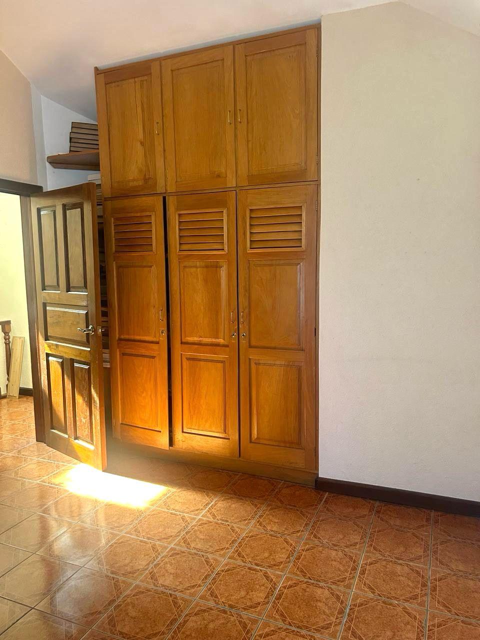 Venta de Casa o Casas, Terrenos, Propiedades, Apartamentos, Inmuebles en Guatemala, zona 11, zona 7, zona 2, zona 18, zona 16, Mixco, Carretera Al Salvador, Fraijanes, Santa Catarina Pinula, Antigua Guatemala, Villa Nueva, Villa Canales, San Miguel Petapa - Venta o Alquiler de Casas En Guatemala