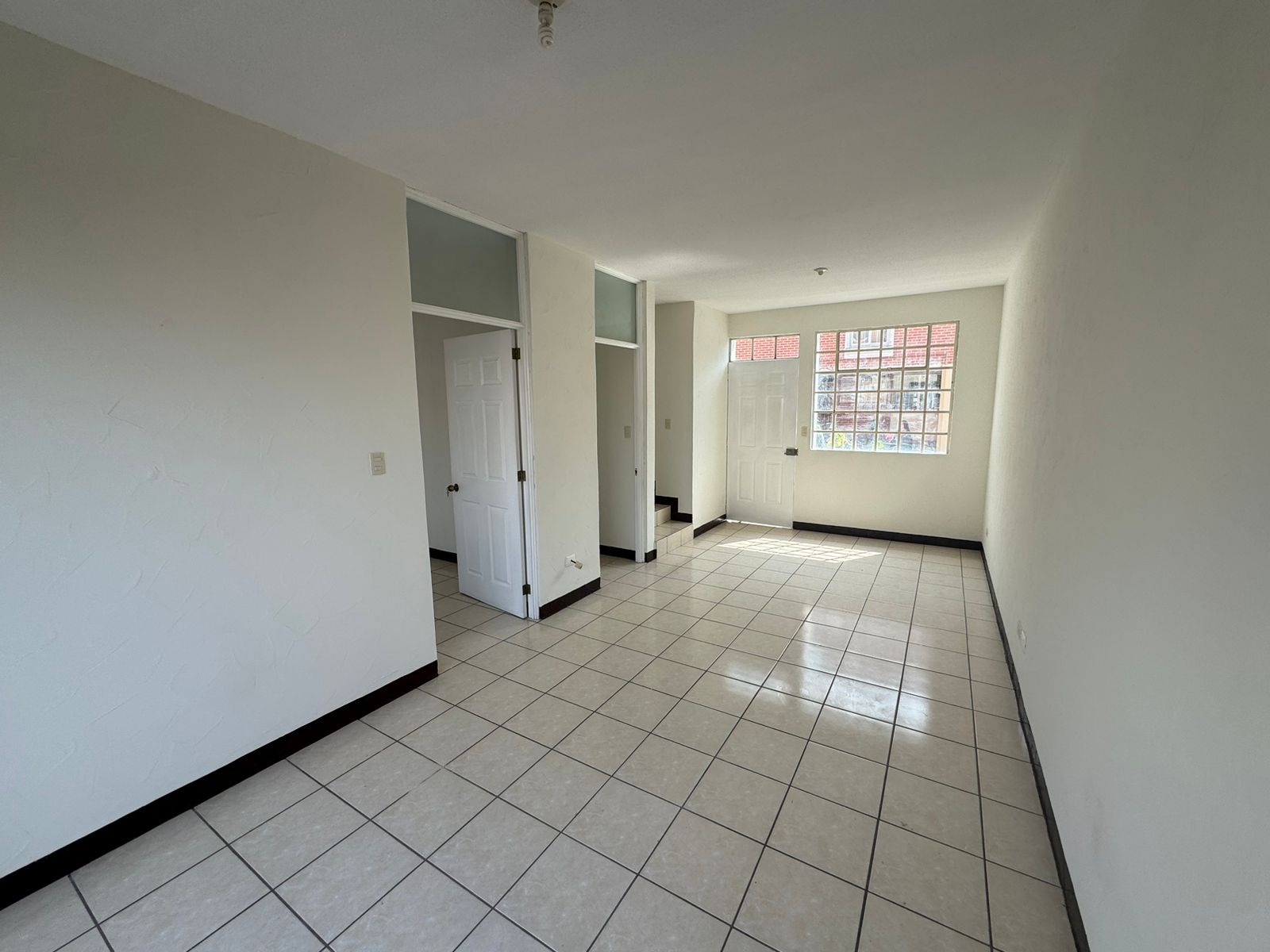 Venta de Casa o Casas, Terrenos, Propiedades, Apartamentos, Inmuebles en Guatemala, zona 11, zona 7, zona 2, zona 18, zona 16, Mixco, Carretera Al Salvador, Fraijanes, Santa Catarina Pinula, Antigua Guatemala, Villa Nueva, Villa Canales, San Miguel Petapa - Venta o Alquiler de Casas En Guatemala