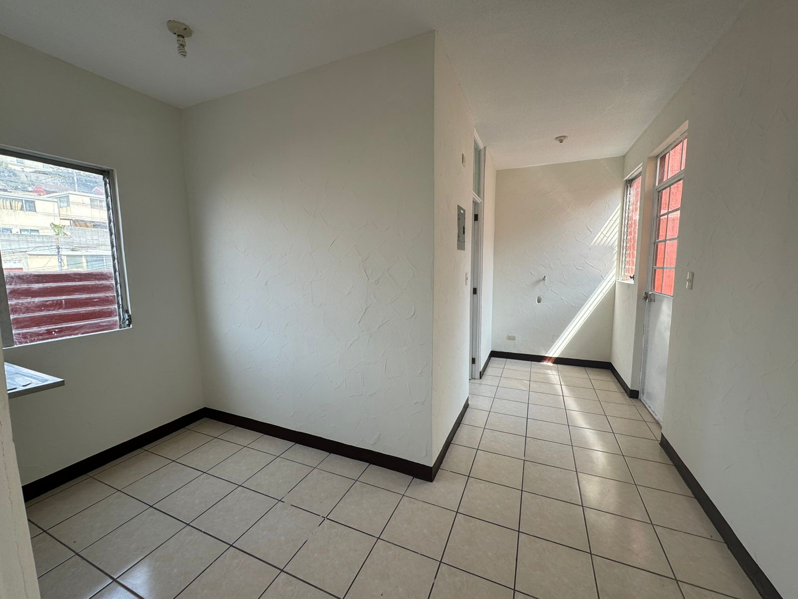 Venta de Casa o Casas, Terrenos, Propiedades, Apartamentos, Inmuebles en Guatemala, zona 11, zona 7, zona 2, zona 18, zona 16, Mixco, Carretera Al Salvador, Fraijanes, Santa Catarina Pinula, Antigua Guatemala, Villa Nueva, Villa Canales, San Miguel Petapa - Venta o Alquiler de Casas En Guatemala