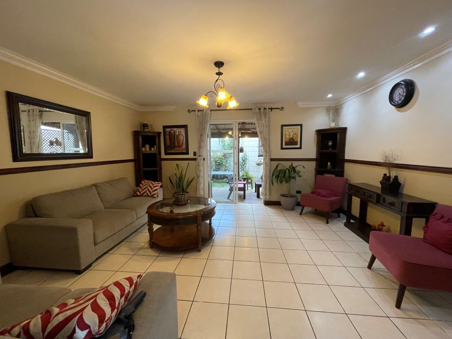 Venta de Casa o Casas, Terrenos, Propiedades, Apartamentos, Inmuebles en Guatemala, zona 11, zona 7, zona 2, zona 18, zona 16, Mixco, Carretera Al Salvador, Fraijanes, Santa Catarina Pinula, Antigua Guatemala, Villa Nueva, Villa Canales, San Miguel Petapa - Venta o Alquiler de Casas En Guatemala