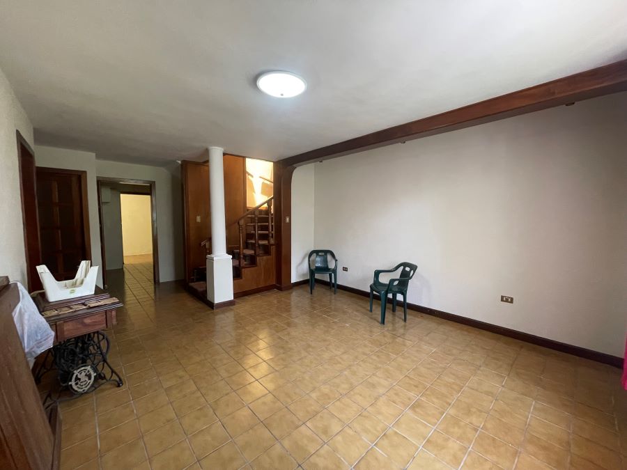 Venta de Casa o Casas, Terrenos, Propiedades, Apartamentos, Inmuebles en Guatemala, zona 11, zona 7, zona 2, zona 18, zona 16, Mixco, Carretera Al Salvador, Fraijanes, Santa Catarina Pinula, Antigua Guatemala, Villa Nueva, Villa Canales, San Miguel Petapa - Venta o Alquiler de Casas En Guatemala