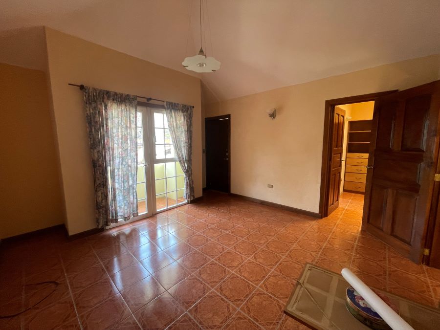 Venta de Casa o Casas, Terrenos, Propiedades, Apartamentos, Inmuebles en Guatemala, zona 11, zona 7, zona 2, zona 18, zona 16, Mixco, Carretera Al Salvador, Fraijanes, Santa Catarina Pinula, Antigua Guatemala, Villa Nueva, Villa Canales, San Miguel Petapa - Venta o Alquiler de Casas En Guatemala