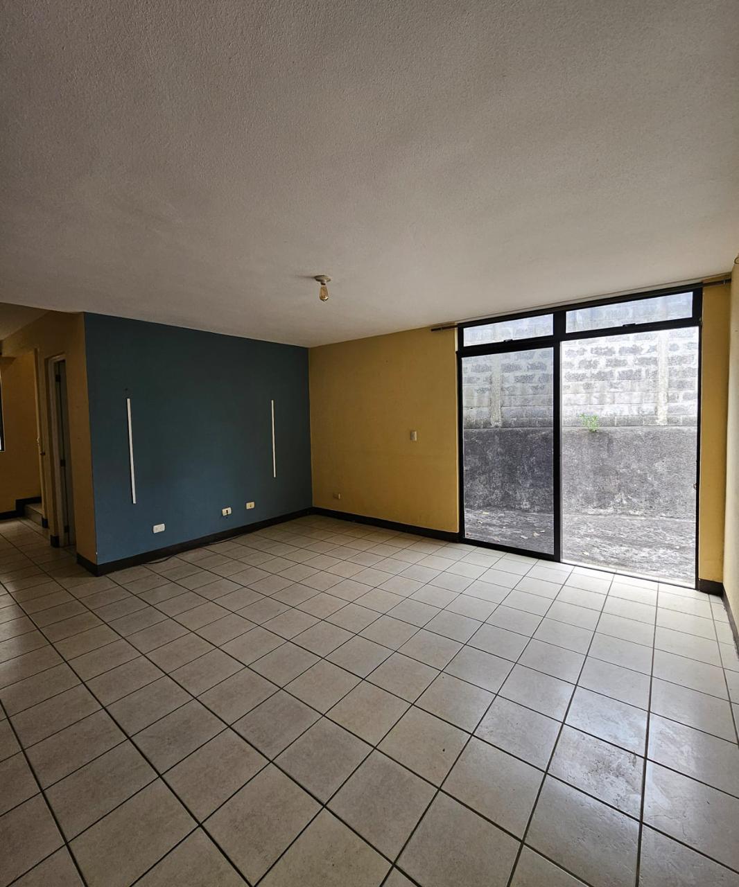 Venta de Casa o Casas, Terrenos, Propiedades, Apartamentos, Inmuebles en Guatemala, zona 11, zona 7, zona 2, zona 18, zona 16, Mixco, Carretera Al Salvador, Fraijanes, Santa Catarina Pinula, Antigua Guatemala, Villa Nueva, Villa Canales, San Miguel Petapa - Venta o Alquiler de Casas En Guatemala