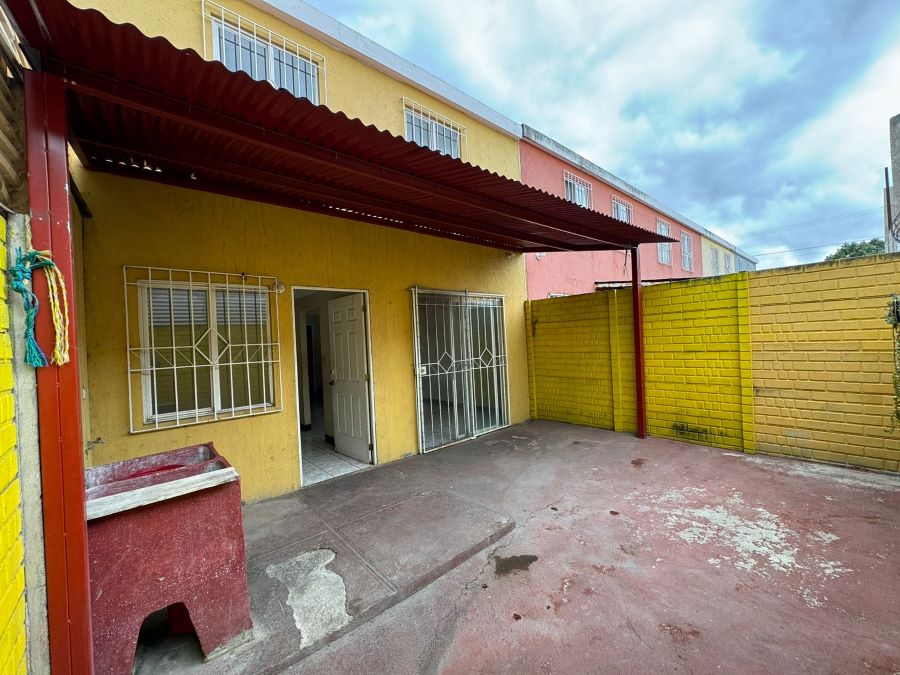 Venta de Casa o Casas, Terrenos, Propiedades, Apartamentos, Inmuebles en Guatemala, zona 11, zona 7, zona 2, zona 18, zona 16, Mixco, Carretera Al Salvador, Fraijanes, Santa Catarina Pinula, Antigua Guatemala, Villa Nueva, Villa Canales, San Miguel Petapa - Venta o Alquiler de Casas En Guatemala