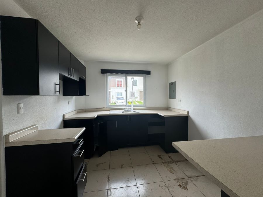 Venta de Casa o Casas, Terrenos, Propiedades, Apartamentos, Inmuebles en Guatemala, zona 11, zona 7, zona 2, zona 18, zona 16, Mixco, Carretera Al Salvador, Fraijanes, Santa Catarina Pinula, Antigua Guatemala, Villa Nueva, Villa Canales, San Miguel Petapa - Venta o Alquiler de Casas En Guatemala