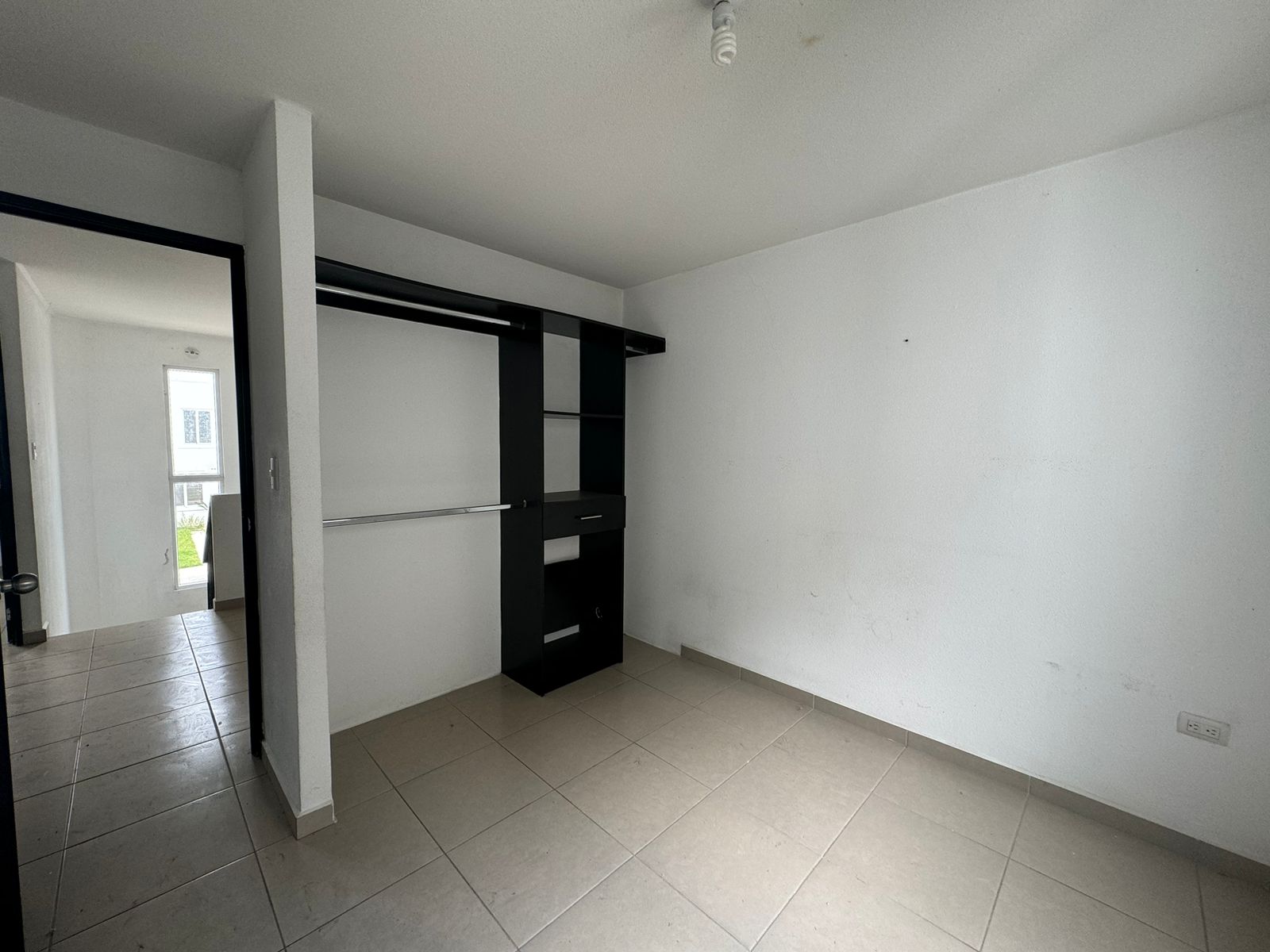 Venta de Casa o Casas, Terrenos, Propiedades, Apartamentos, Inmuebles en Guatemala, zona 11, zona 7, zona 2, zona 18, zona 16, Mixco, Carretera Al Salvador, Fraijanes, Santa Catarina Pinula, Antigua Guatemala, Villa Nueva, Villa Canales, San Miguel Petapa - Venta o Alquiler de Casas En Guatemala