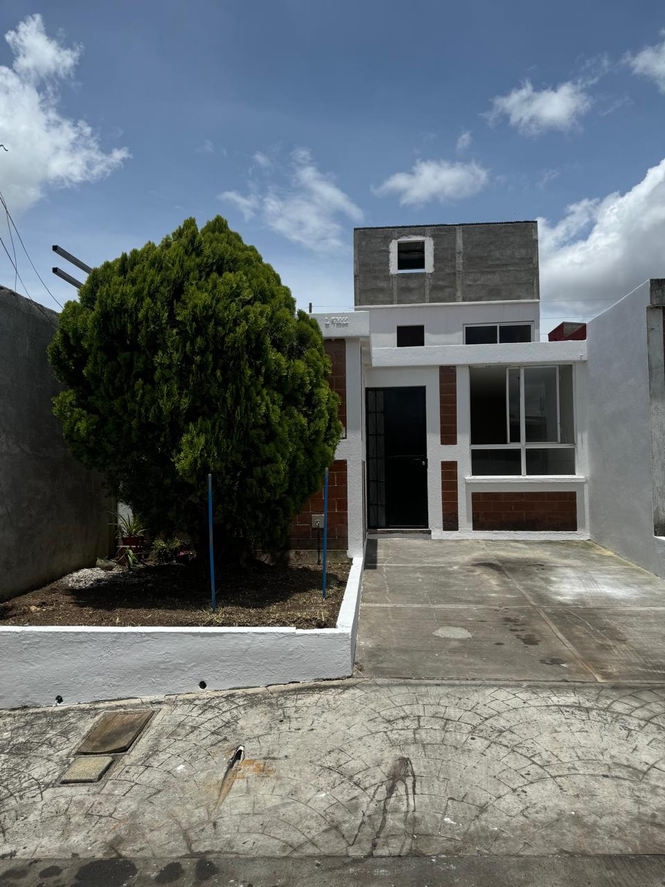 Venta de Casa o Casas, Terrenos, Propiedades, Apartamentos, Inmuebles en Guatemala, zona 11, zona 7, zona 2, zona 18, zona 16, Mixco, Carretera Al Salvador, Fraijanes, Santa Catarina Pinula, Antigua Guatemala, Villa Nueva, Villa Canales, San Miguel Petapa - Venta o Alquiler de Casas En Guatemala