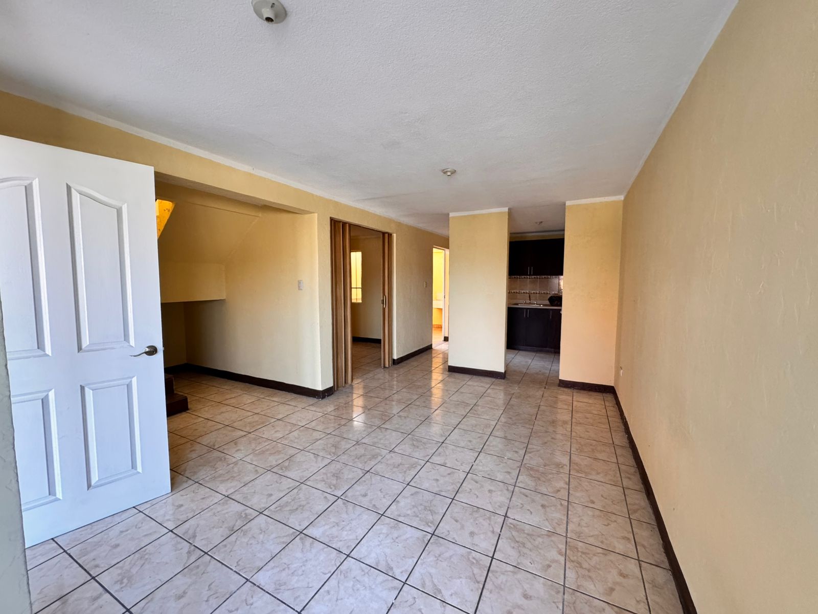 Venta de Casa o Casas, Terrenos, Propiedades, Apartamentos, Inmuebles en Guatemala, zona 11, zona 7, zona 2, zona 18, zona 16, Mixco, Carretera Al Salvador, Fraijanes, Santa Catarina Pinula, Antigua Guatemala, Villa Nueva, Villa Canales, San Miguel Petapa - Venta o Alquiler de Casas En Guatemala