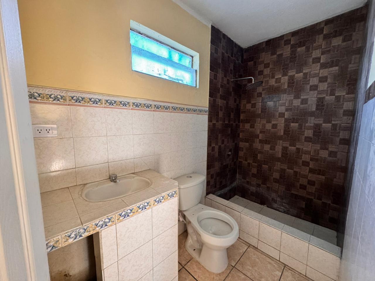 Venta de Casa o Casas, Terrenos, Propiedades, Apartamentos, Inmuebles en Guatemala, zona 11, zona 7, zona 2, zona 18, zona 16, Mixco, Carretera Al Salvador, Fraijanes, Santa Catarina Pinula, Antigua Guatemala, Villa Nueva, Villa Canales, San Miguel Petapa - Venta o Alquiler de Casas En Guatemala